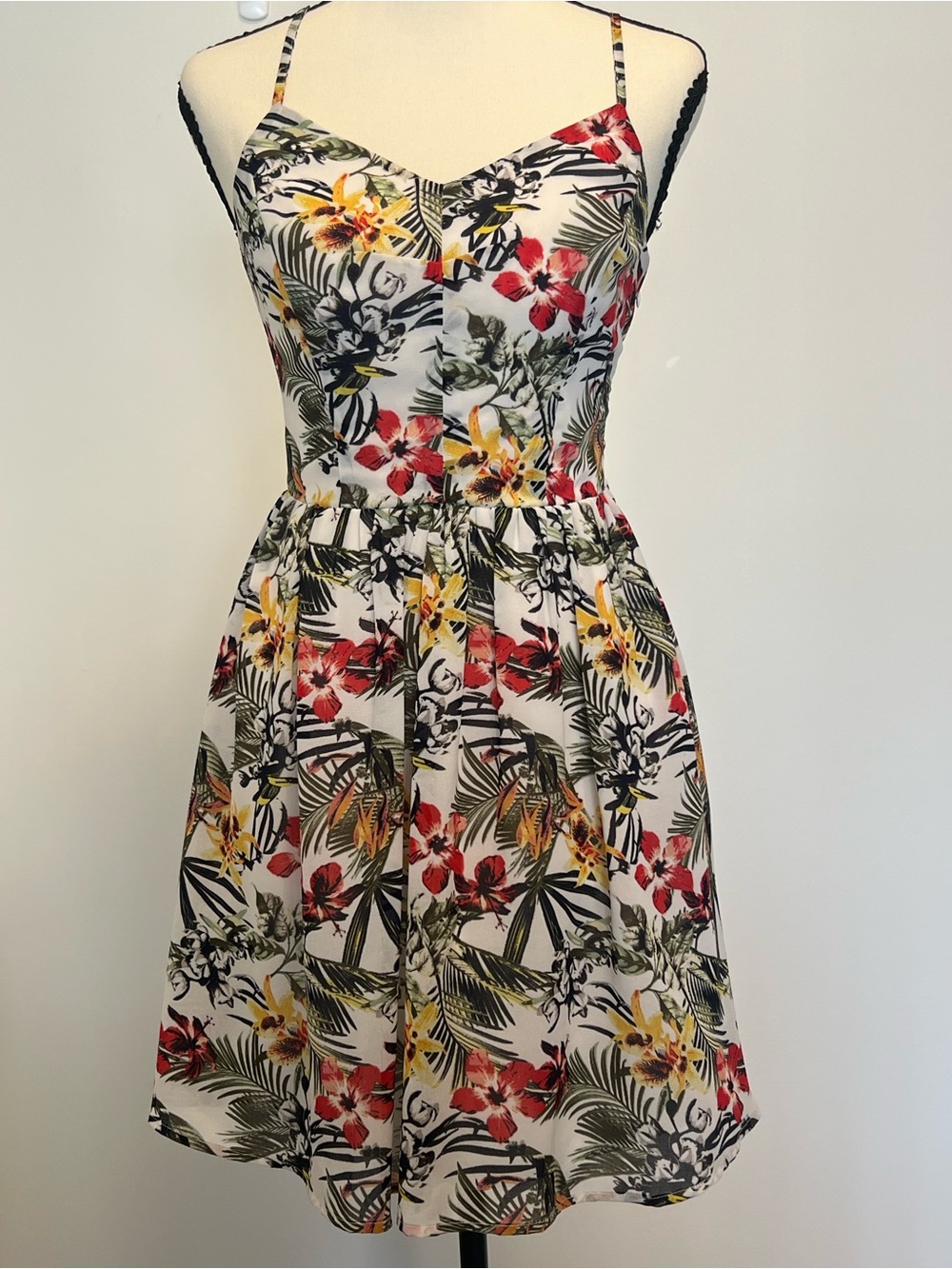 Dynamite White Tropical Floral Spaghetti-Strap Dress | Babydoll